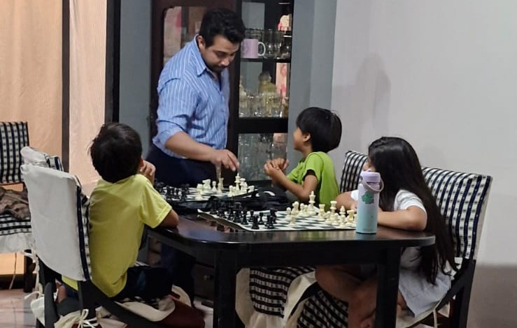 Estudiantes de ajedrez en Next Move